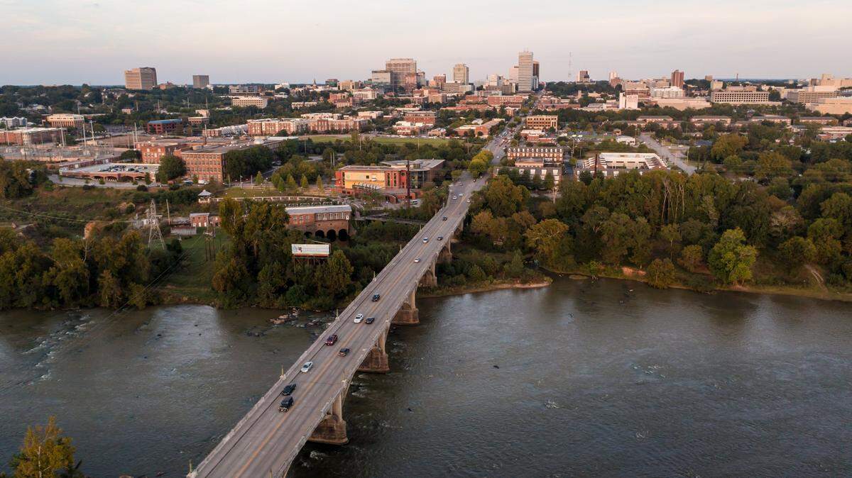 A view of Columbia from above the Congaree River.
