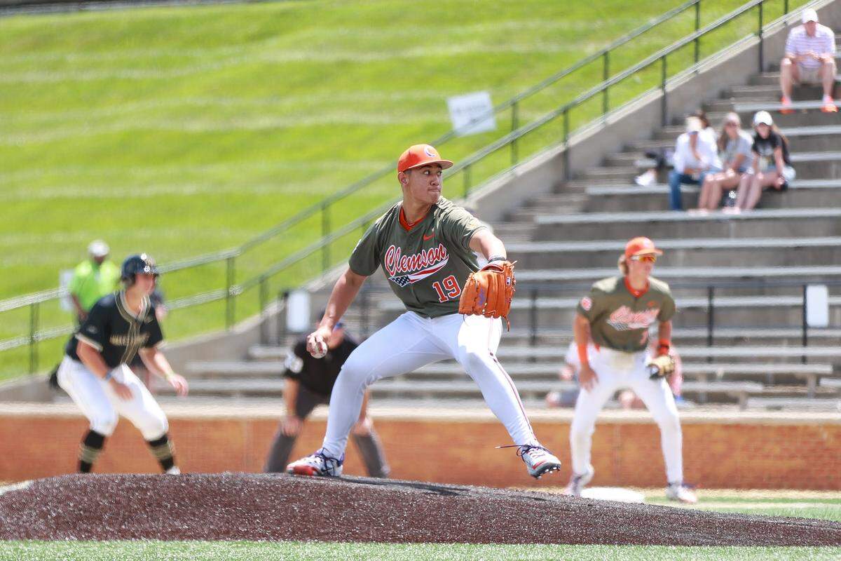 Clemson Friday starting pitcher Aidan Knaak (19)