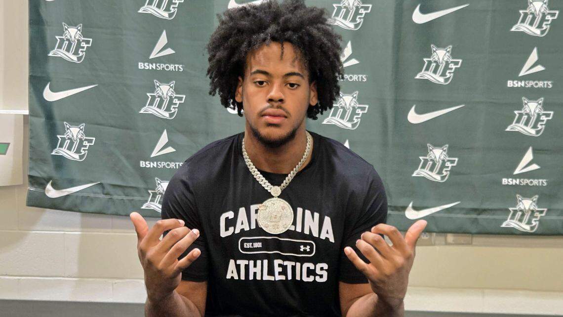 Hometown recruit Julian Walker flips commitment, signs with Gamecocks