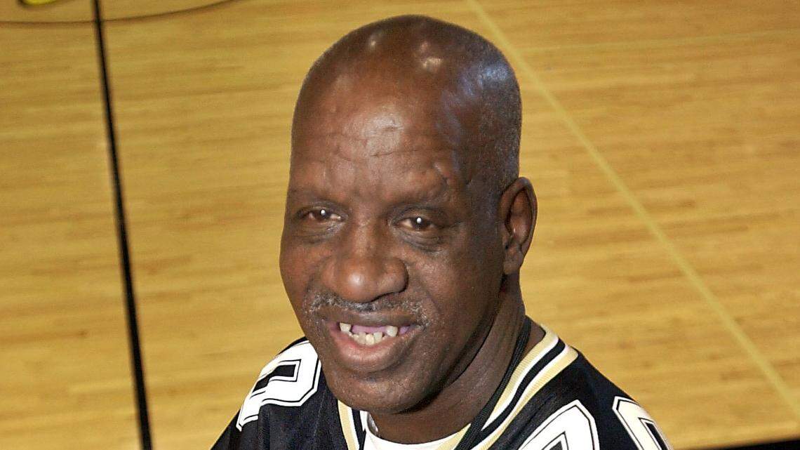 South Carolina football legend ‘Radio’ dies, high school confirms