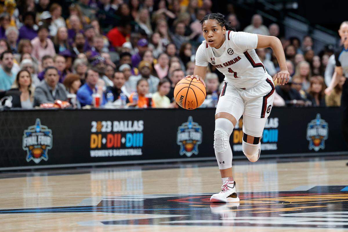 South Carolina Gamecocks guard Zia Cooke (1) plays Iowa in the NCAA Tournament Final Four game at the American Airline Center on Friday, March 31, 2023. 