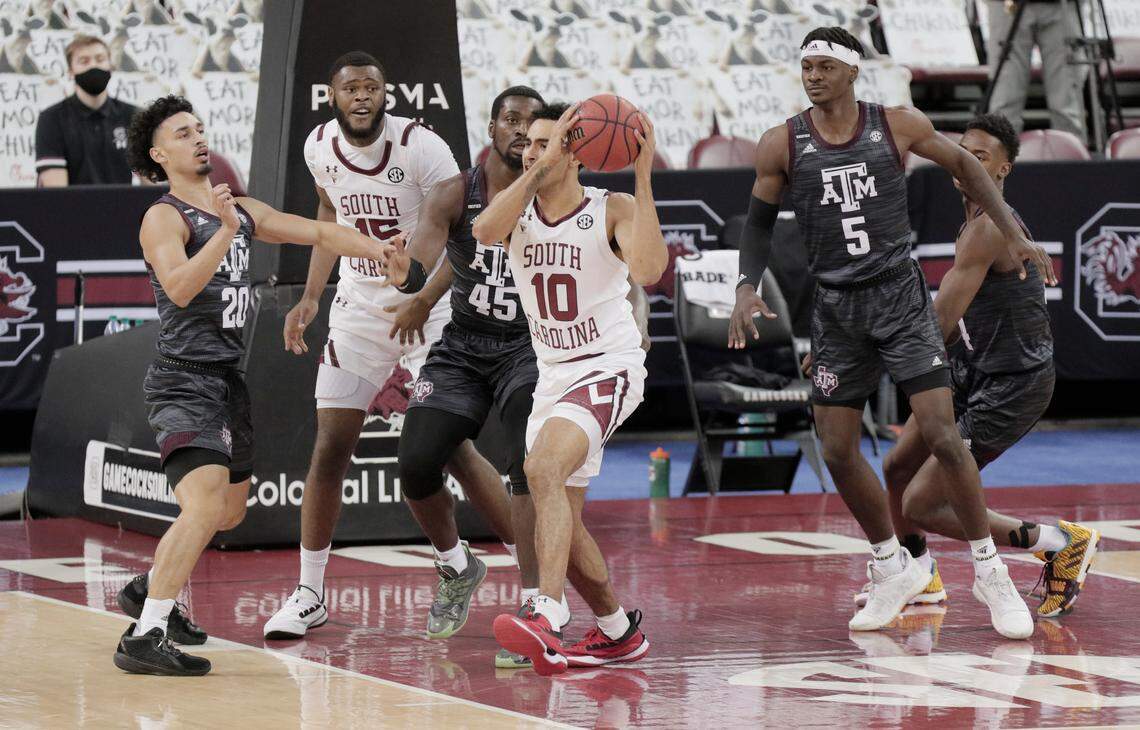 South Carolina Gamecocks forward Justin Minaya (10) prepares to pass during the game against Texas A&M at Colonial Life Arena on Wednesday, January 6, 2021.