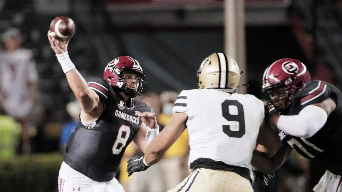 South Carolina Gamecocks quarterback Zeb Noland (8) passes during the game against Vanderbilt at Williams-Brice Stadium on Saturday, October 16, 2021.