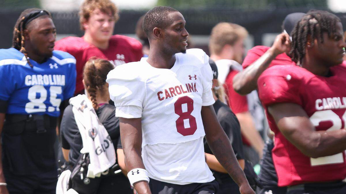 South Carolina defensive back Emory Floyd (8)