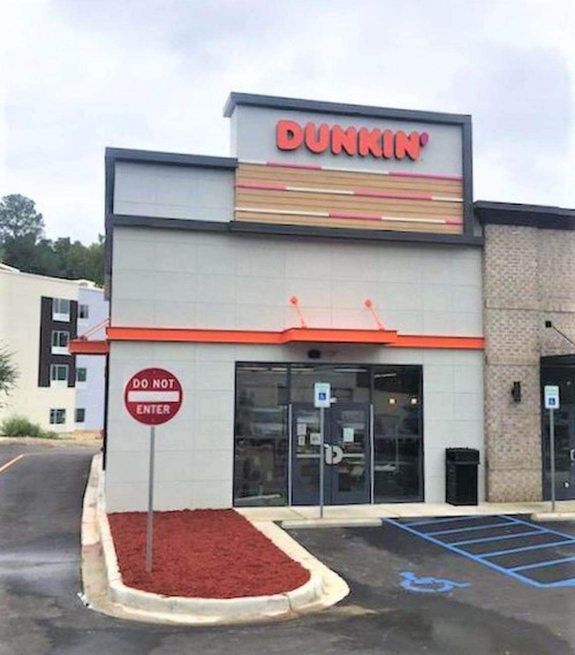 A new Dunkin’ store will open in West Columbia, and the first 100 customers will get prizes.
