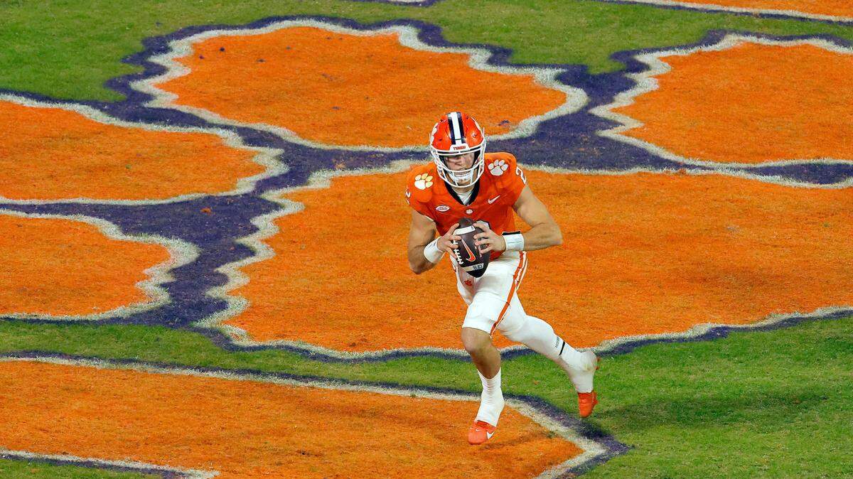 Clemson quarterback Cade Klubnik (2) rolls out against Florida State during first-half action in Clemson, S.C. on Saturday, Nov. 8, 2025.
