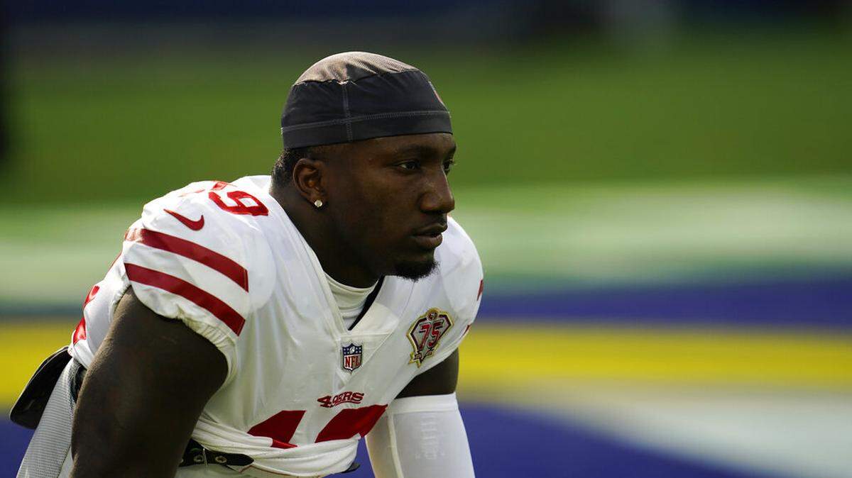 San Francisco 49ers wide receiver Deebo Samuel (19) warms up before an NFL football game against the Los Angeles Rams Sunday, Jan. 9, 2022, in Inglewood, Calif.