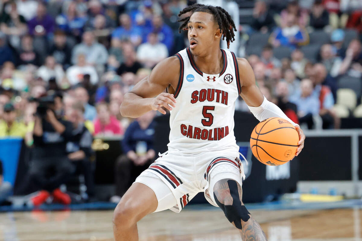 South Carolina guard Meechie Johnson (5) plays the Oregon Ducks at the PPG Paints Arena on Thursday, March 21, 2024.