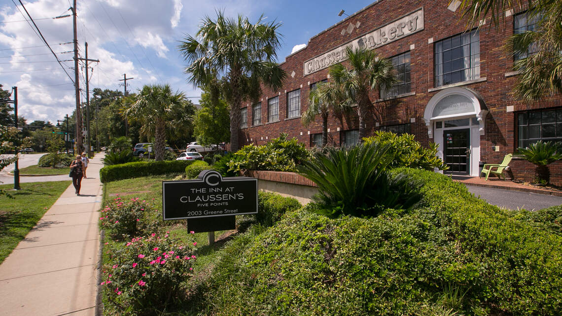 What's going on at Claussen's Inn in Five Points?