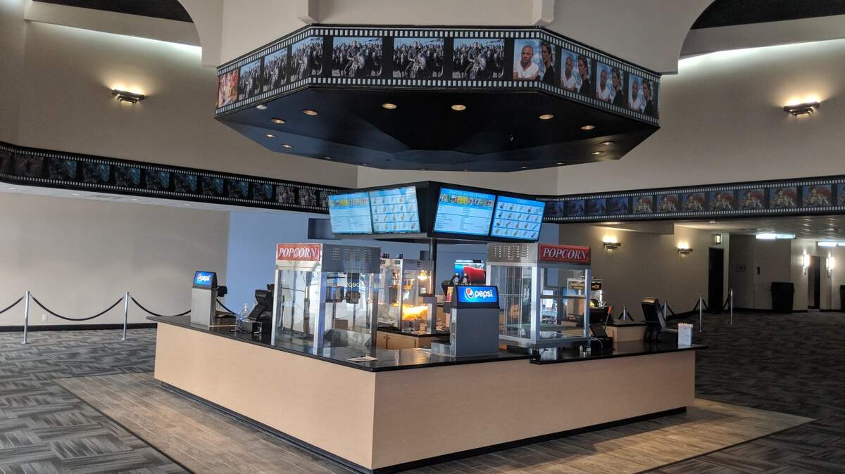 Spotlight Capital 8 cinema