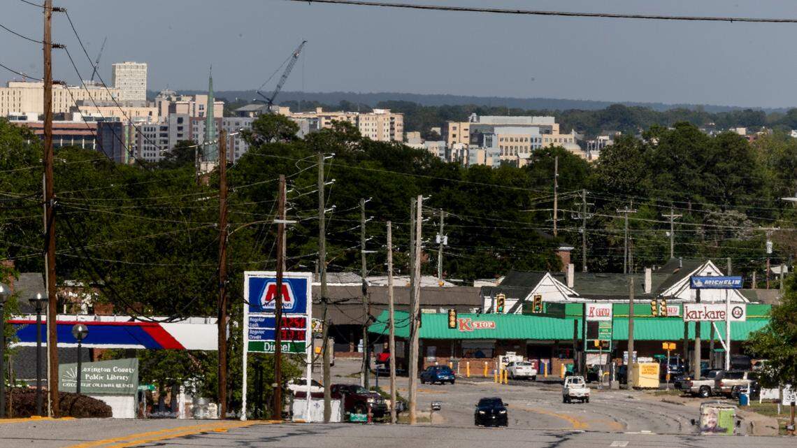 Lexington County leaders met last week to try to reach common ground after the county canceled a 45-year-old agreement to maintain roads in the cities and towns within its borders.
