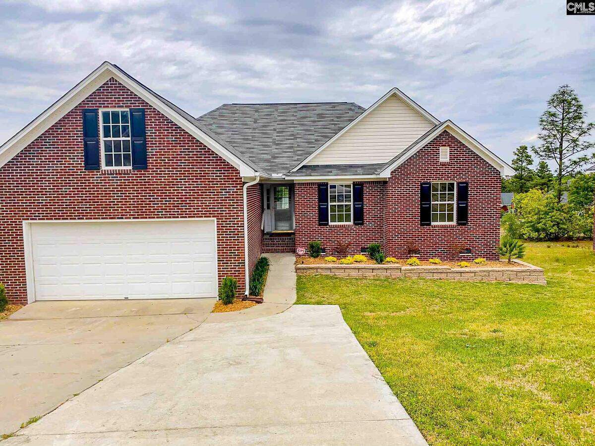 This home in The Summit features an open floor plan that’s great for entertaining.