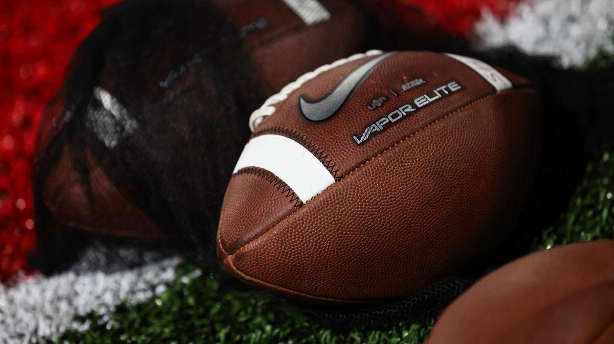 Weddington, Grimsley and Hough continue to sit atop the largest classification in the high school football statewide rankings.