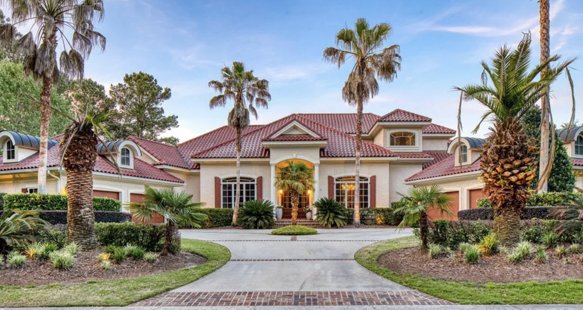 This $2.5 million house on Lake Berkeley in Vluffton has five bedrooms and six bathrooms.