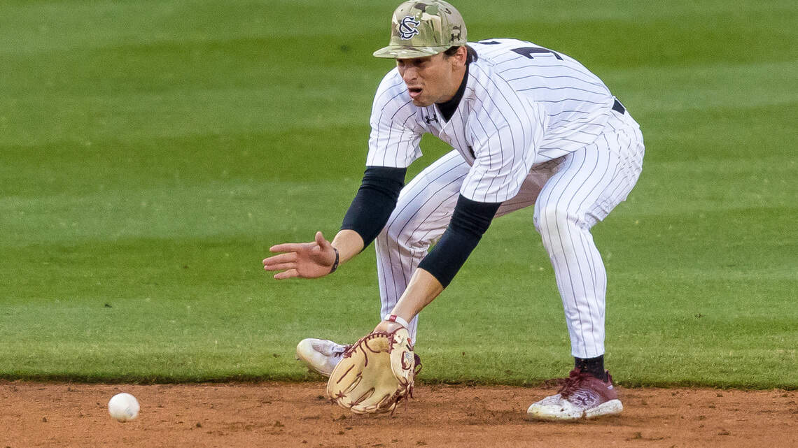 Veteran South Carolina baseball infielder to enter transfer portal
