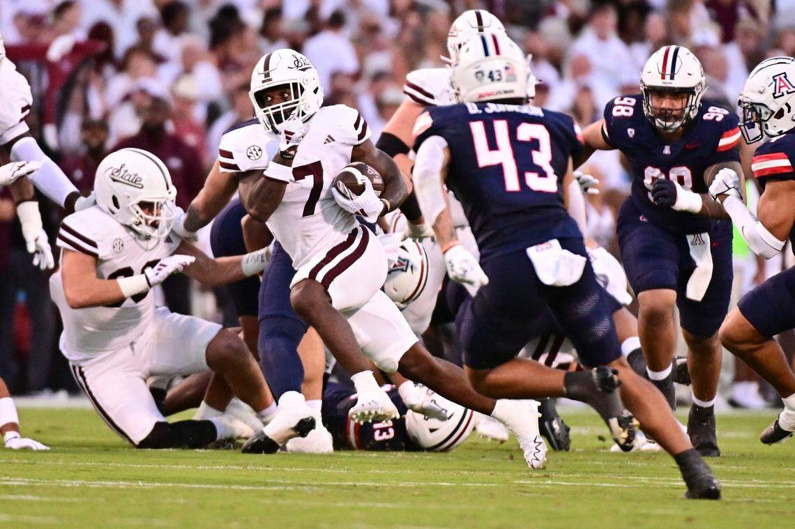 Mississippi State Bulldogs running back Jo’Quavious Marks (7)