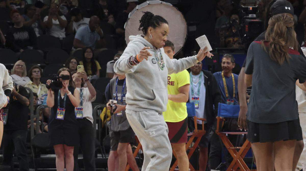 South Carolina's head coach Dawn Staley dances during practice at Mortgage Matchup Center in Phoenix on Saturday, April 4, 2026.