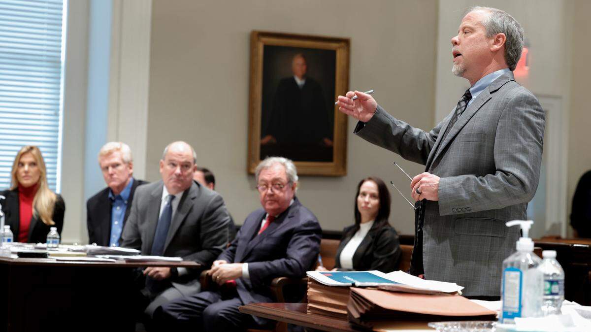 Murdaugh prosecutors should be barred from using financial motive, defense attorneys say