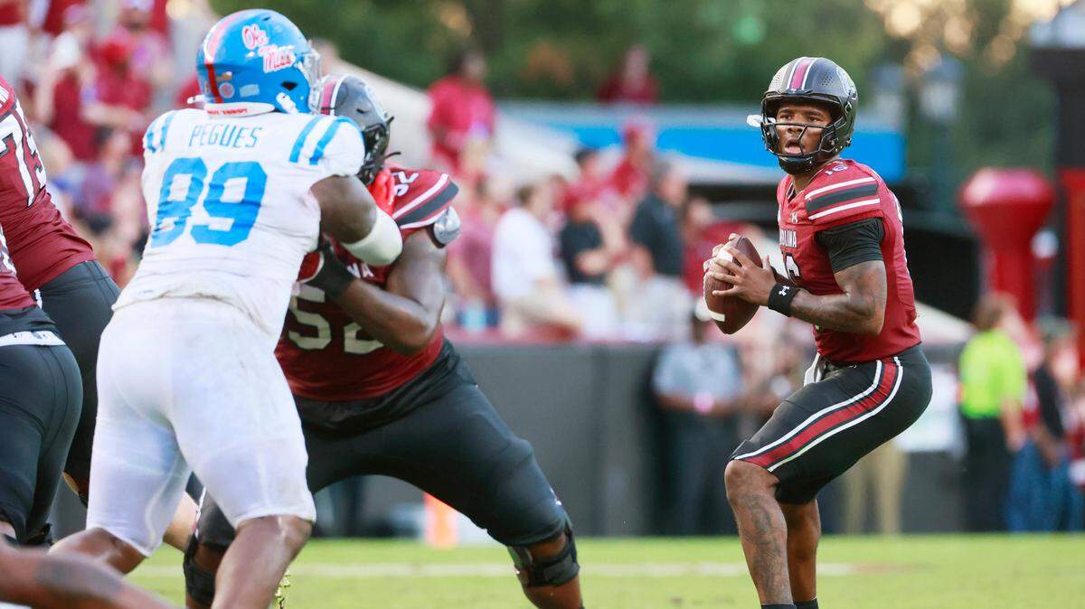 South Carolina quarterback LaNorris Sellers (16) plays Ole Miss on Saturday, October 5, 2024.