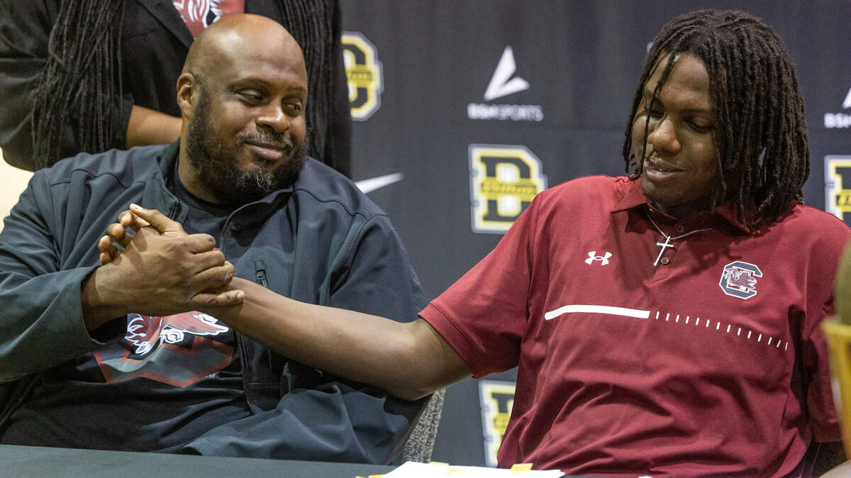 Dillon High School’s Josiah Thompson is a South Carolina football signee for the 2024 class.