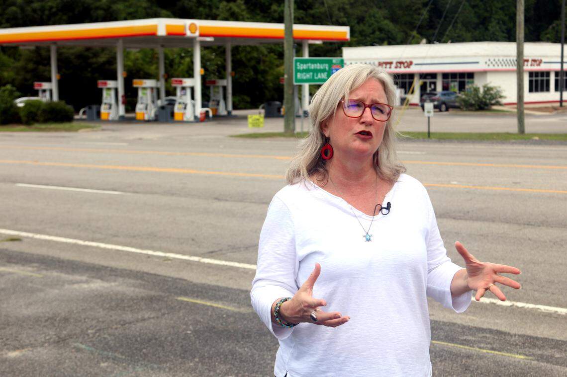 Cayce Mayor Elise Partin stands on the site of Airport Boulevard, explaining forthcoming beautification efforts. July 23, 2024