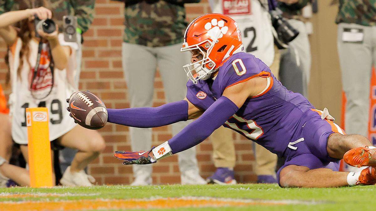 Clemson wide receiver Antonio Williams (0) makes a touchdown catch against Furman during first-half action in Clemson, S.C. on Saturday, Nov. 22, 2025.