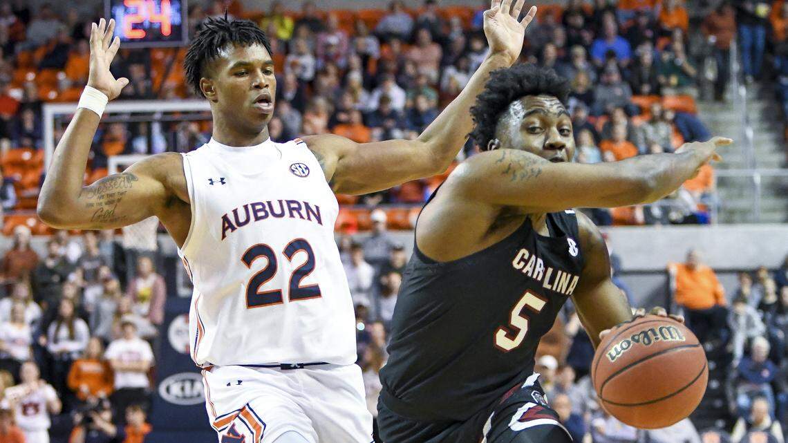 Auburn surges past South Carolina and snaps Gamecocks’ win streak