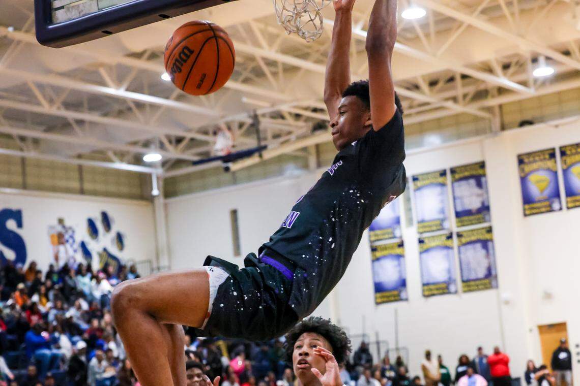 Ridge View High RJ Davis (3) dunks during their game at Blythewood High School on Feb. 13.