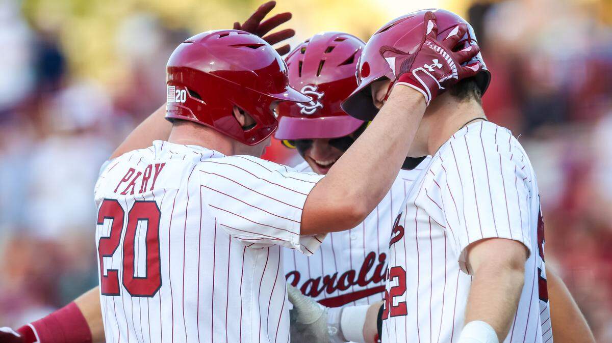 Ethan Petry (20) and South Carolina defeated Presbyterian 11-1 Thursday.