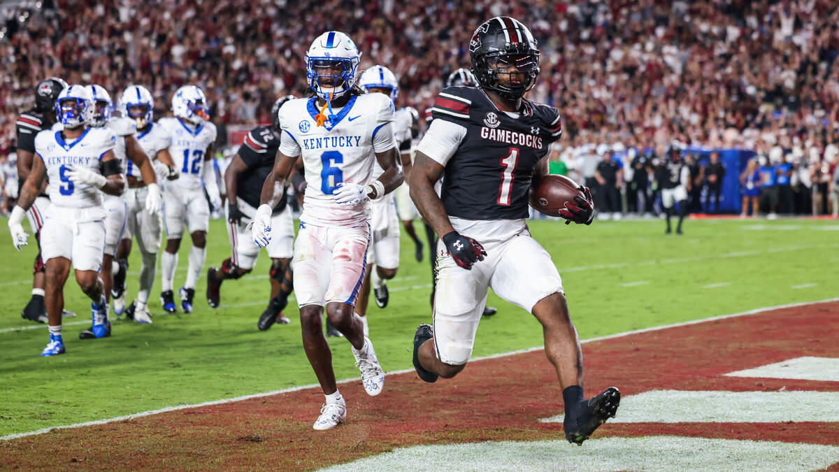 South Carolina running back Rahsul Faison (1) scores during the first half of the Gamecocks’ game against Kentucky at Williams-Brice Stadium in Columbia on Saturday, September 27, 2025.


