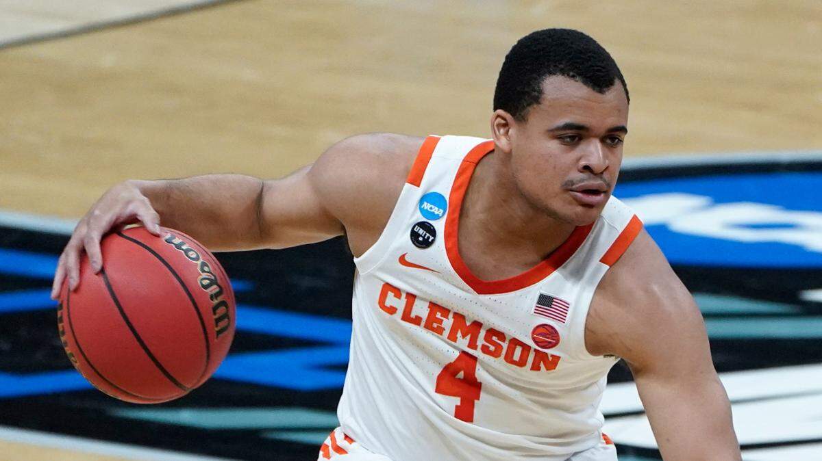 Clemson guard Nick Honor