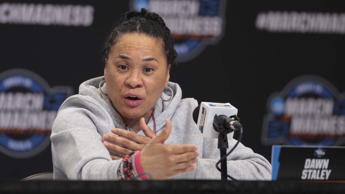 NCAA tried to stop Dawn Staley’s halftime autograph line, USC coach says