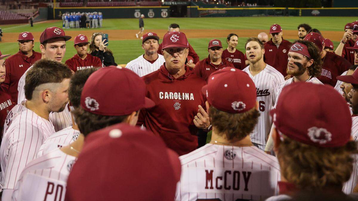 South Carolina head coach Mark Kingston speaks to his players following the Gamecocks’ game against Kentucky at Founders Park in Columbia on Friday, April 26, 2024.