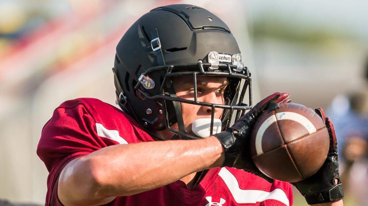 South Carolina Gamecocks TE Nick Muse catches a pass during USC football practice at the Gamecocks football practice facility.
