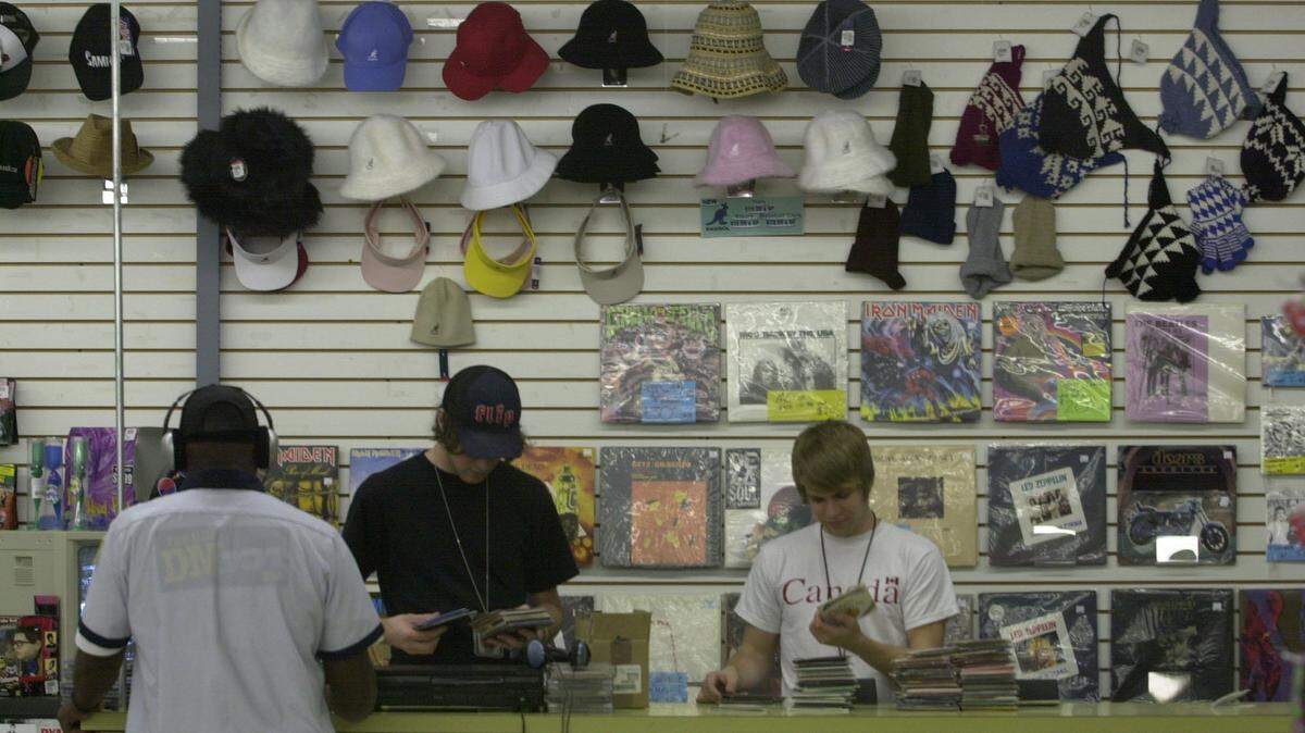 Manifest in 2004.