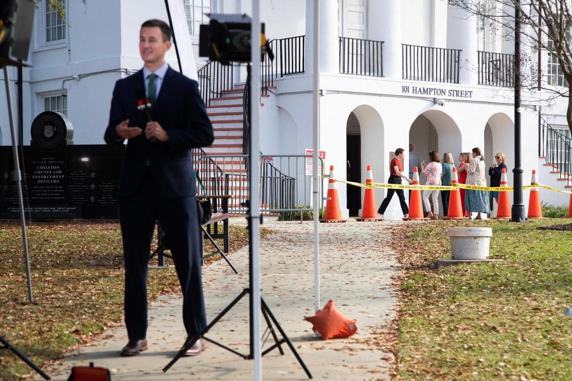 Media and audience members enter the Colleton County Courthouse before Alex Murdaugh is sentenced for the murder of his wife and son at on Friday, March 3, 2023. Joshua Boucher/The State/Pool