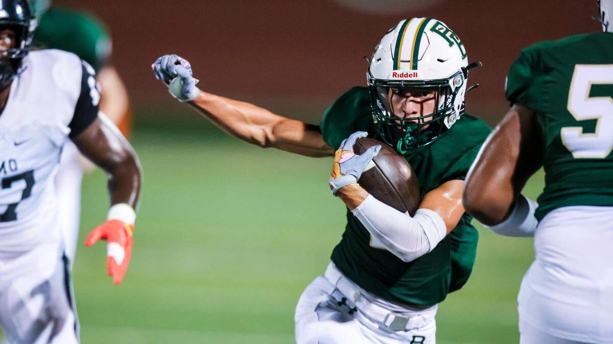 River Bluff Gators Alejandro Ambriz (1) makes a long reception against the Irmo YellowJackets during the game at River Bluff High School Friday, Sept. 2, 2022.
