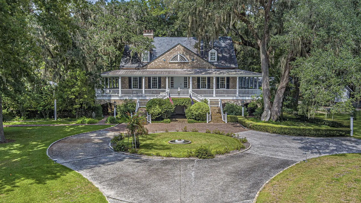 Historic SC estate known as Dean Hall is on the market for $13.2M.