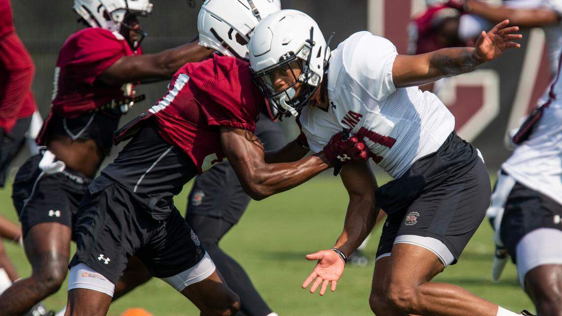 The University of South Carolina Gamecocks’s Carlins Platel practices football with Bam Martin-Scott on Tuesday, August 10, 2021.