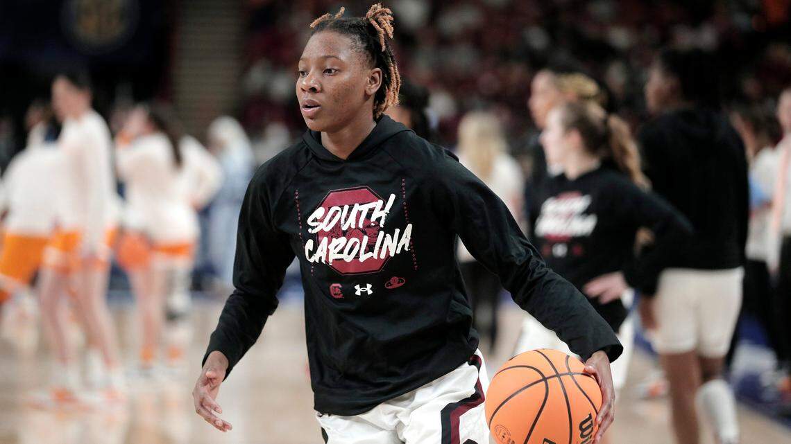 Talaysia Cooper warms up with South Carolina ahead of Sunday’s SEC championship game.