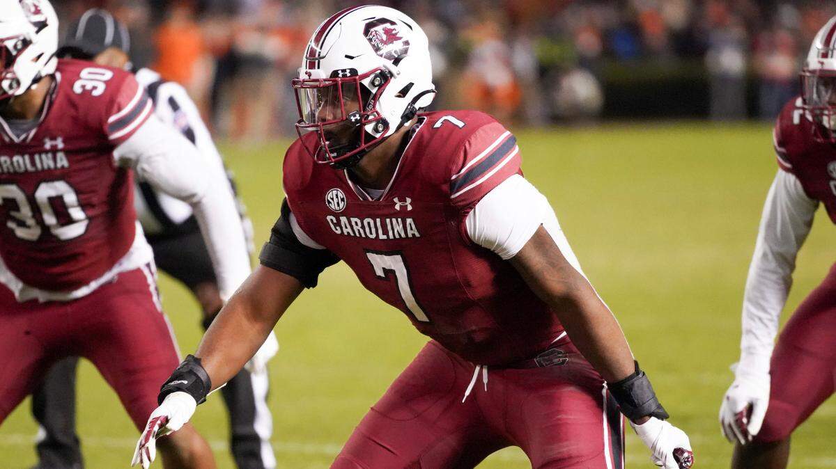 South Carolina defensive end Jordan Strachan (7) surveys the offense during the second half of an NCAA college football game against Clemson Saturday, Nov. 27, 2021, in Columbia, S.C. Clemson won 30-0. (AP Photo/Sean Rayford)
