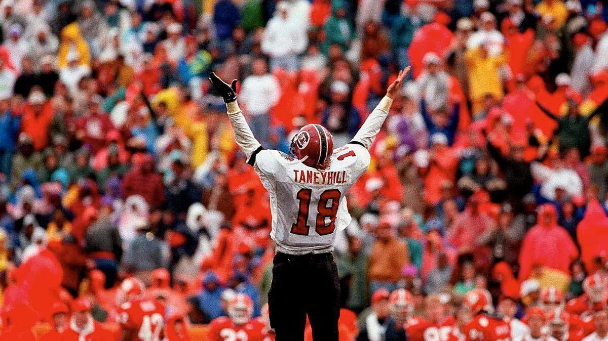 USC quarterback Steve Taneyhill motions to Clemson fans after USC beat Clemson 24-13 at Clemson in 1992.