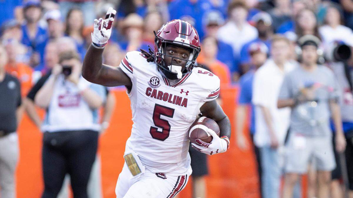 South Carolina Gamecocks wide receiver Dakereon Joyner (5) carries the ball in for a touchdown against Florida at Ben Hill Griffin Stadium in Gainesville, FL on Saturday, Nov. 12, 2022.