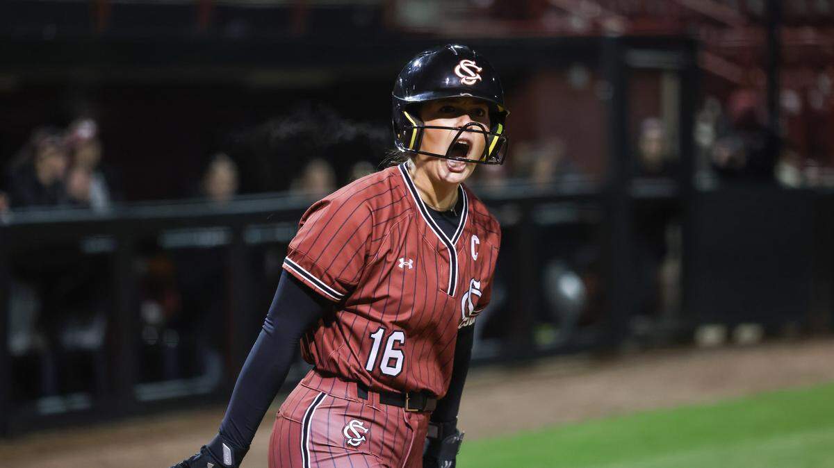 South Carolina softball’s Arianna Rodi (16)