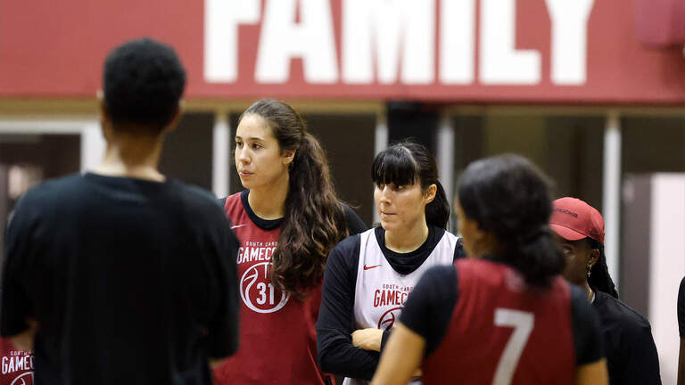 Why USC’s Paris game has special meaning for these two women’s basketball players