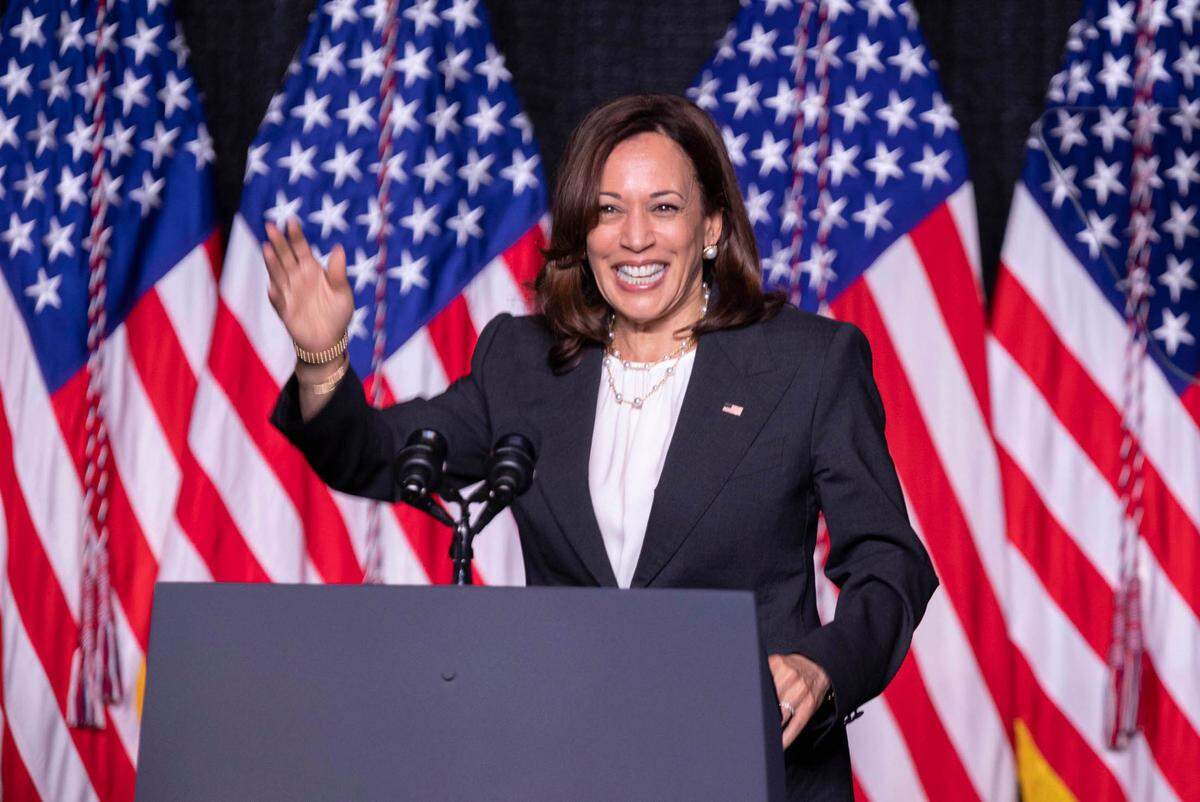 Vice President Kamala Harris greets South Carolina democrats before speaking during the South Carolina Democratic Party Blue Palmetto Dinner in Columbia, S.C.