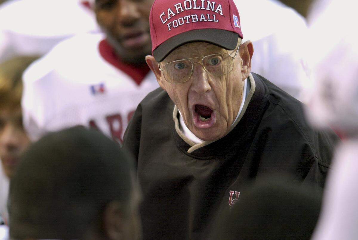 USC head coach Lou Holtz wasn't happy with the way his team started the game against Tennessee at Neyland Stadium on Saturday, Oct. 27, 2001.