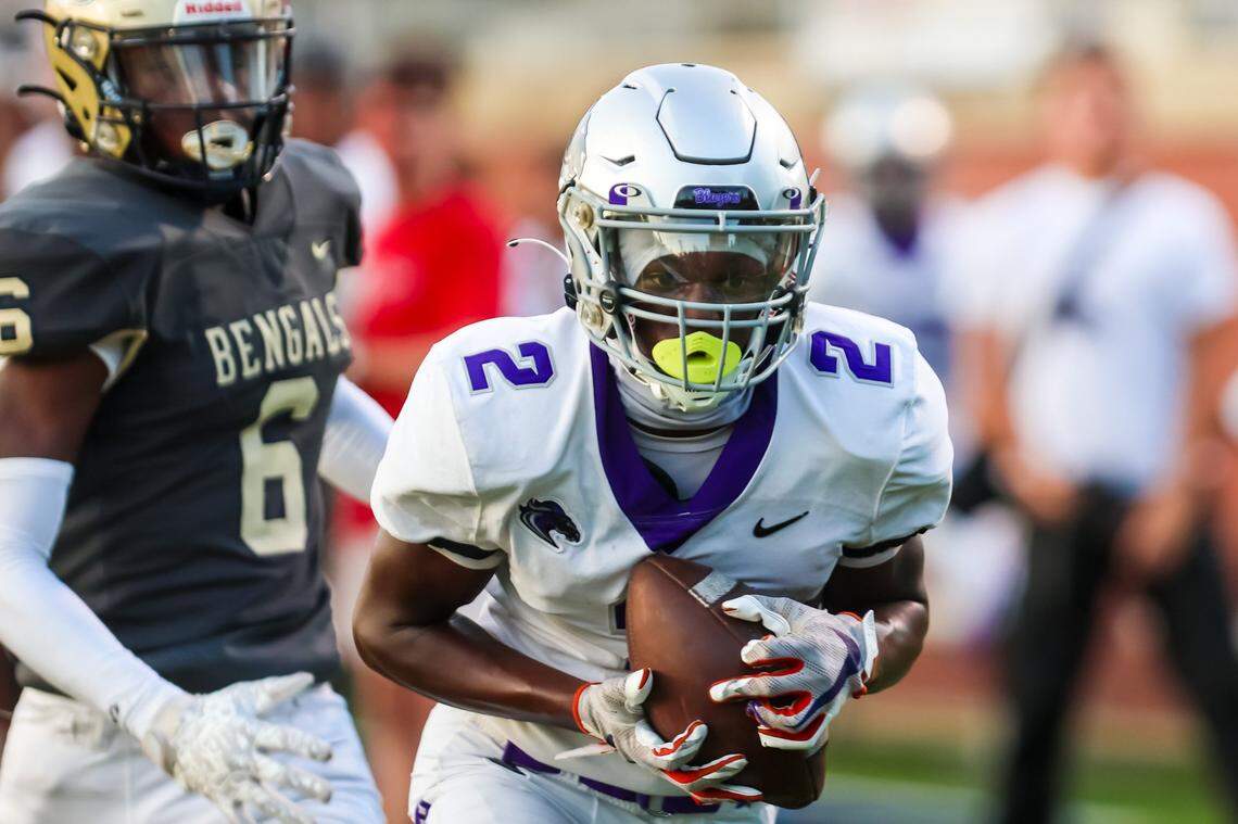 Ridge View Blazers wide receiver Jordon Gidron (2) makes a touchdown reception against the Blythewood Bengals during their game at Blythewood High School in Blythewood, SC, Friday, Aug. 18, 2023.
