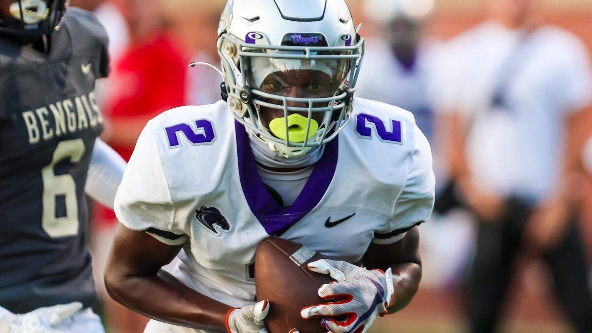Ridge View Blazers wide receiver Jordon Gidron (2)