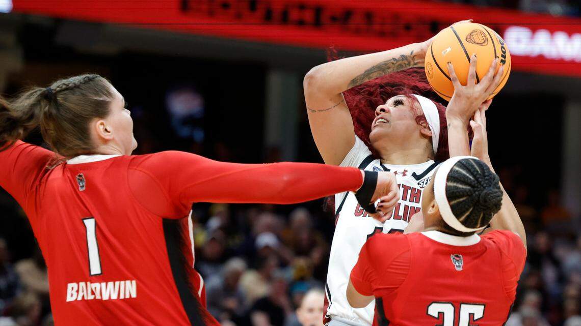 South Carolina WBB cruises past NC State into national championship game